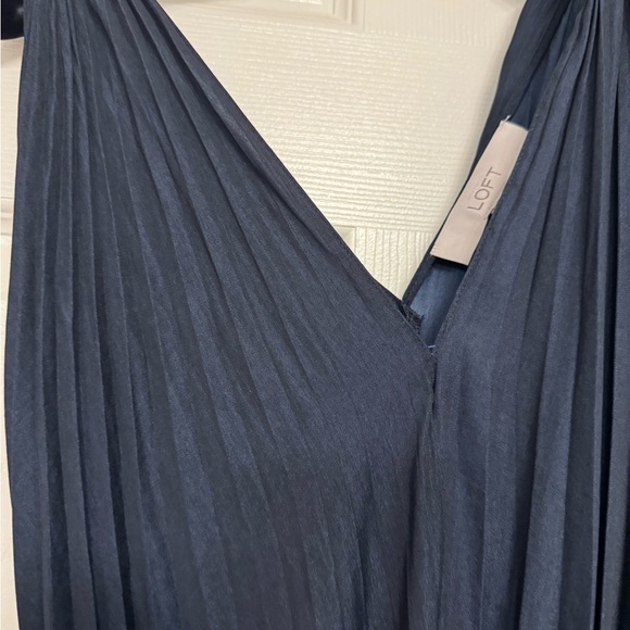 LOFT pleats dress - Picture 3 of 4